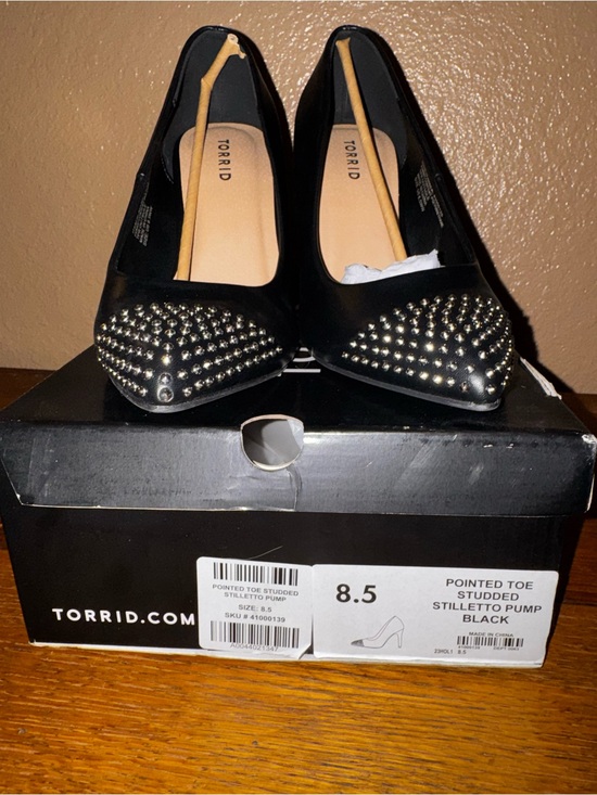 torrid Shoes - torrid Black Pointed-Toe Stiletto Pump with Silver Studs Sz 8.5